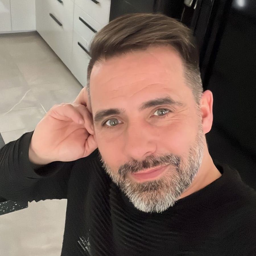 Maroin - Rencontre gay à Prêles Profil de Maroin, 41 ans, Rencontre gay à Prêles (Berne)