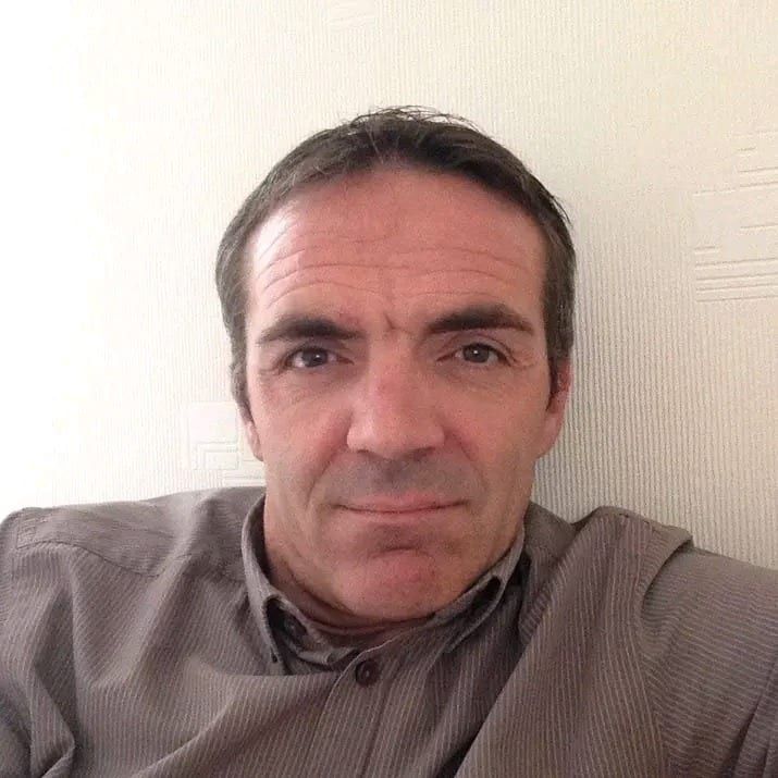 Steves - Rencontre gay à Mörigen Profil de Steves, 33 ans, Rencontre gay à Mörigen (Berne)