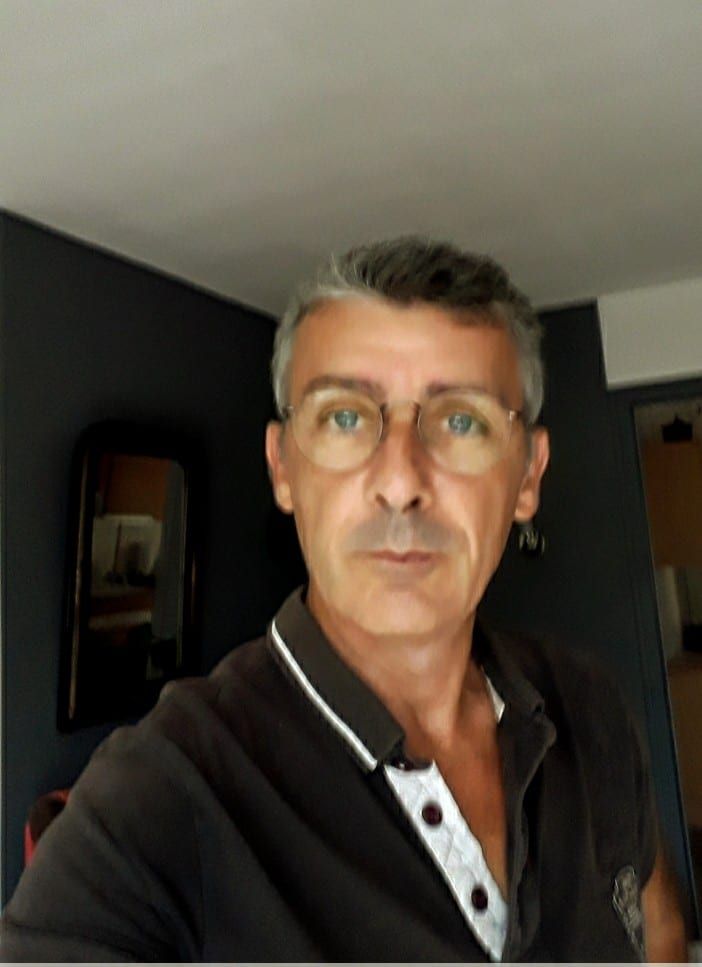 Jaroslav - Rencontre gay à Uttigen Profil de Jaroslav, 23 ans, Rencontre gay à Uttigen (Berne)