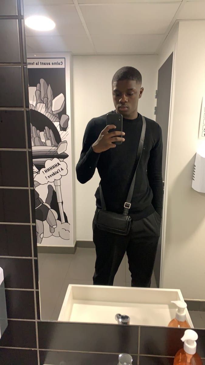 Bo - Rencontre gay à Prêles Profil de Bo, 25 ans, Rencontre gay à Prêles (Berne)