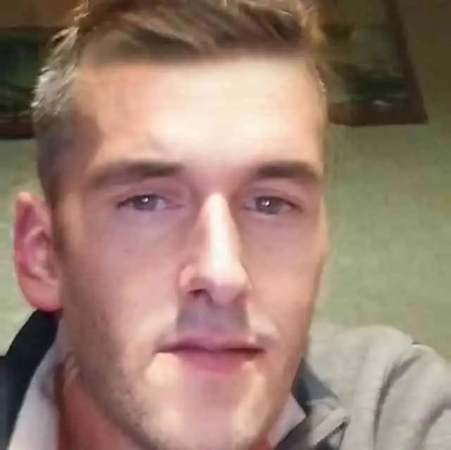 Sirius - Rencontre gay à Dotzigen Profil de Sirius, 33 ans, Rencontre gay à Dotzigen (Berne)