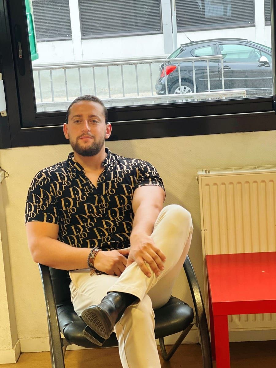 Nadi - Rencontre gay à Thierachern Profil de Nadi, 28 ans, Rencontre gay à Thierachern (Berne)