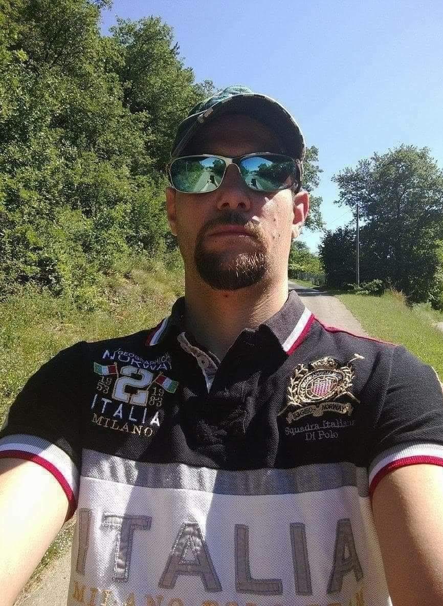 Aron - Rencontre gay à Gerolfingen Profil de Aron, 42 ans, Rencontre gay à Gerolfingen (Berne)