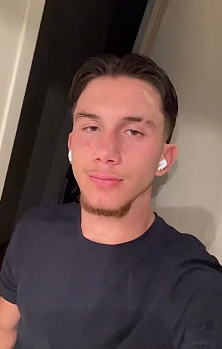 Selyan - Rencontre gay à Seftigen Profil de Selyan, 23 ans, Rencontre gay à Seftigen (Berne)