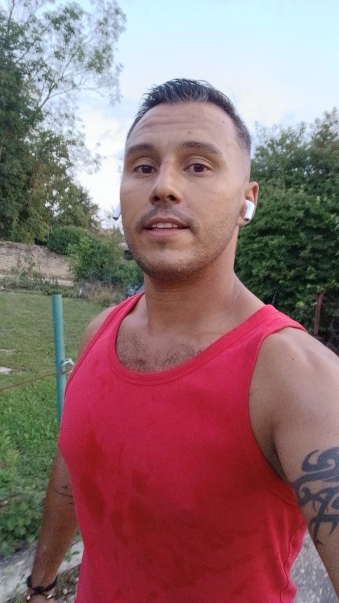 Boleslas - Rencontre gay à Lobsigen Profil de Boleslas, 25 ans, Rencontre gay à Lobsigen (Berne)