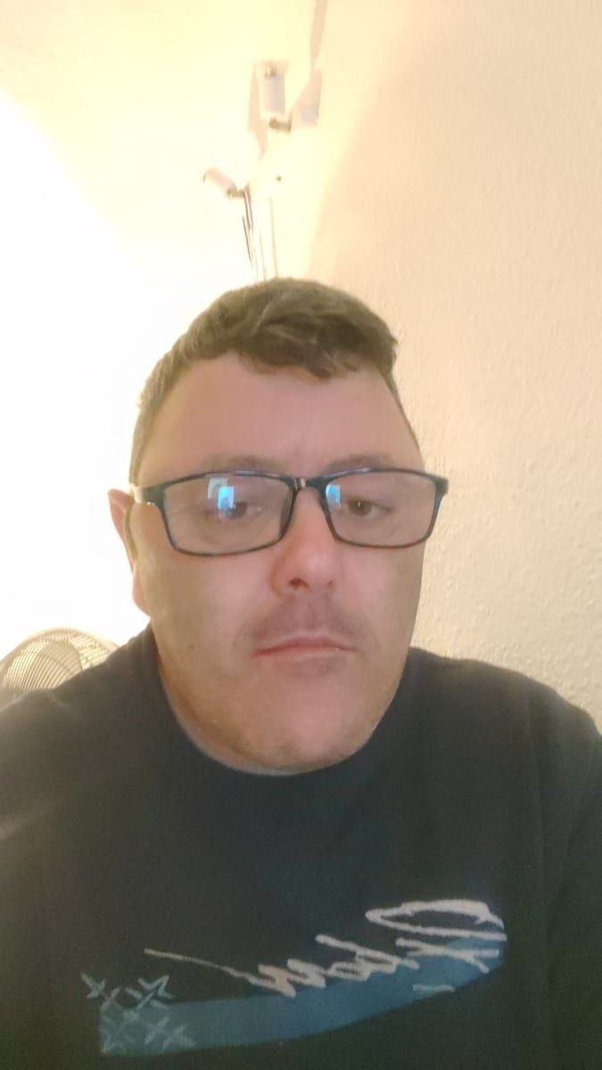 Mahfoud - Rencontre gay à Sumiswald Profil de Mahfoud, 32 ans, Rencontre gay à Sumiswald (Berne)
