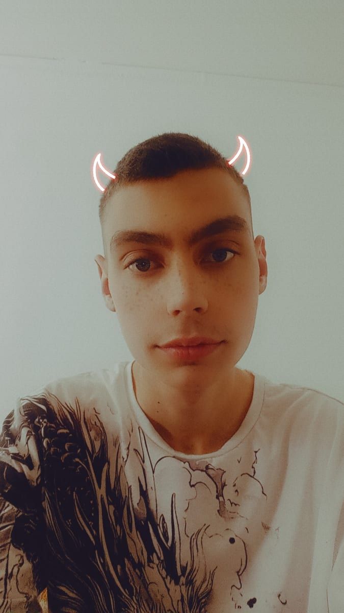 Profil de Lilouan, 22 ans, Rencontre gay à Fahrni b. Thun (Berne)