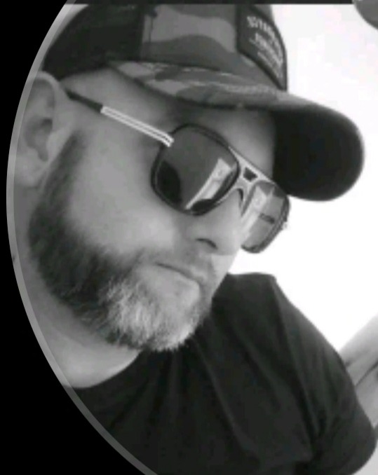 Fidèle - Rencontre gay à Noflen BE Profil de Fidèle, 34 ans, Rencontre gay à Noflen BE (Berne)