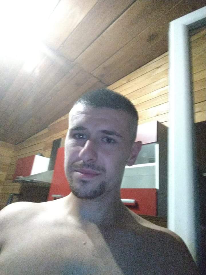 Faik - Rencontre gay à Boltigen Profil de Faik, 25 ans, Rencontre gay à Boltigen (Berne)