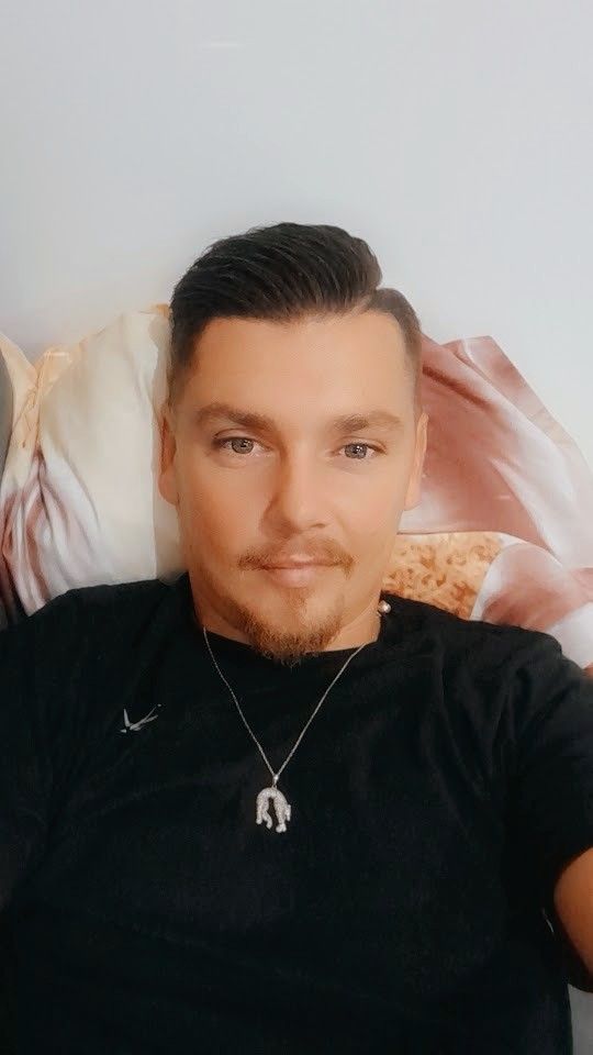 Isayah - Rencontre gay à Lauperswil Profil de Isayah, 43 ans, Rencontre gay à Lauperswil (Berne)
